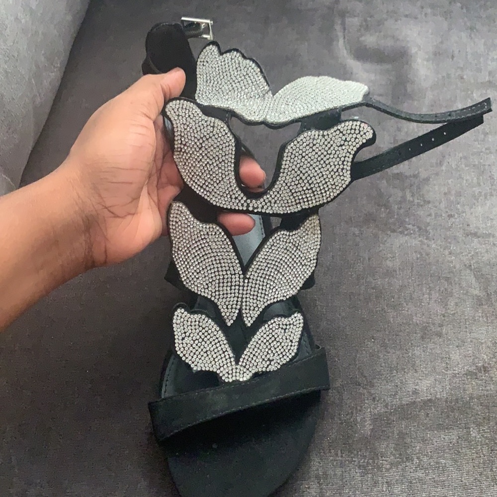 Sandals - Picture 3 of 4
